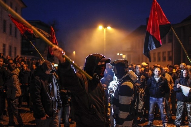 Kranj 2012 - protest proti vladni kot tudi mestni politiki, in sicer proti županu Mohorju Bogataju.  Foto: Jaka Gasar  