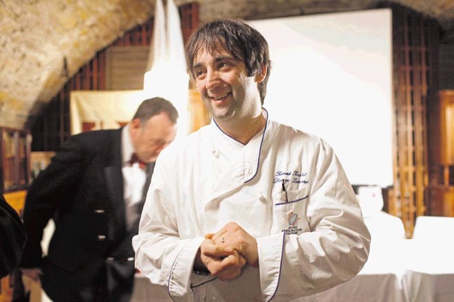 Veliki kuharski chef in tokratni gostitelj tekmovanja Tomaž Kavčič je budno spremljal vse tekmovalce. Goste pa je tudi tokrat...