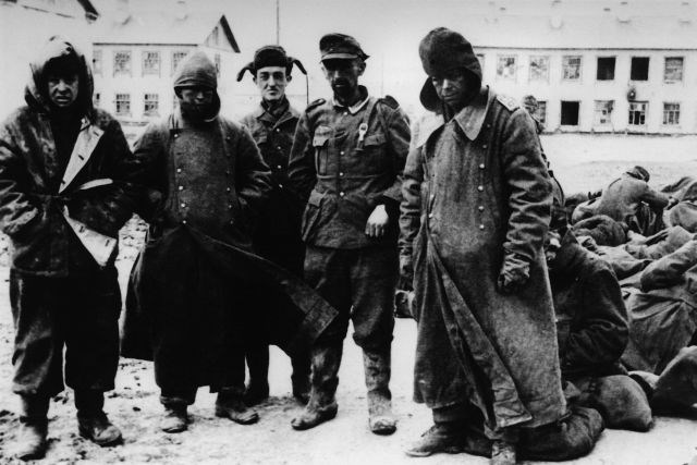 Ujeti nacistični vojaki v Stalingradu. (Foto: Reuters) 