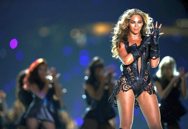 Vrhunec premora med polčasoma je bil nastop Beyonce. (Foto: Reuters) 