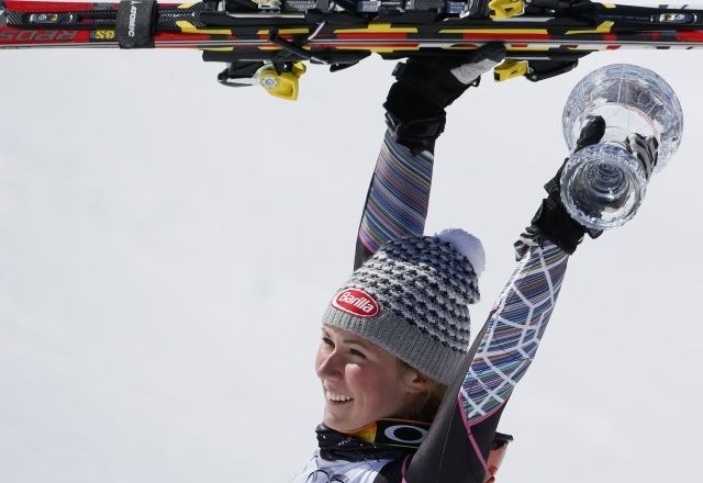 Mali kristalni globus v seštevku slaloma je osvojila Američanka Mikaela Shiffrin. 