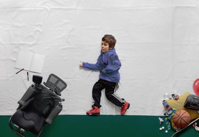 Mali princ: Slovenski fotograf dečku z mišično distrofijo ustvaril sanjski svet