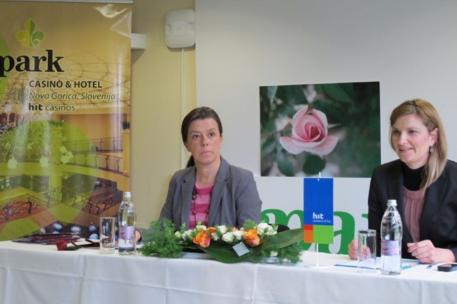 Rožo vseh rož – vrtnico sta predstavili Katja Kogej in Laura Peršolja.  