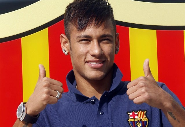 Neymar se je danes predstavil navijačem Barcelone. (Foto: Reuters) 