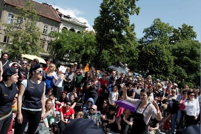 Vsi v en glas: Po Ljubljani odmevale pesmi upora (foto)