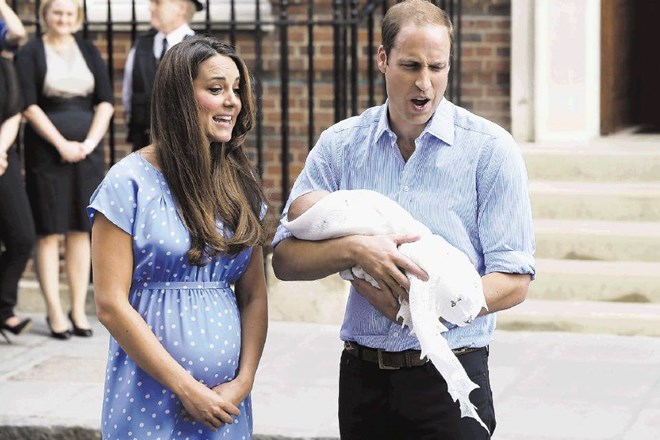 Po dolgem čakanju so Britanci včeraj zvečer vendarle uzrli kraljevega novorojenca. 