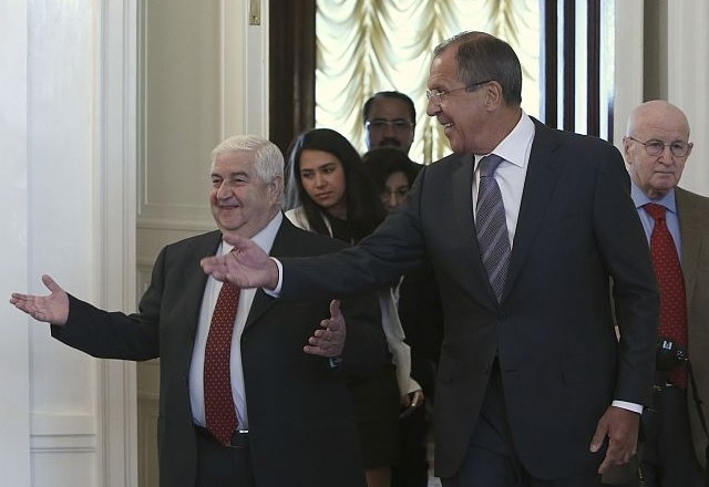 Zunanja ministra Sirije in Rusije Walid al Mualem in Sergej Lavrov (foto: Reuters) 