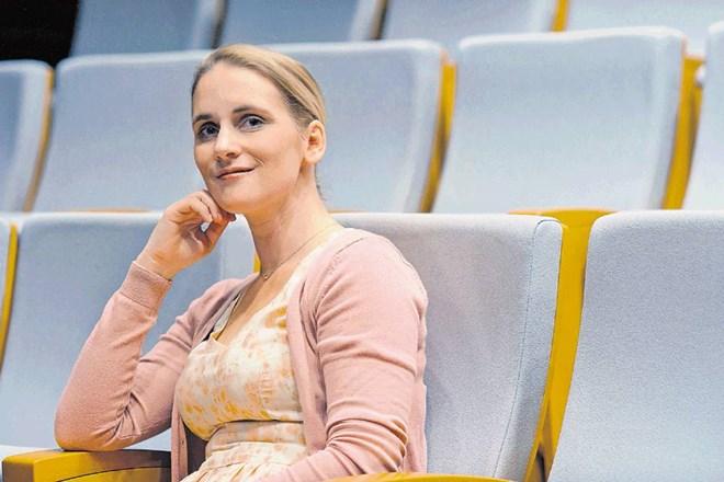 Katja Konvalinka, umetniška vodja SKGG: Pogosto gredo mladi prvič v opero v srednji šoli, ko jim gre že tako vse malo na...
