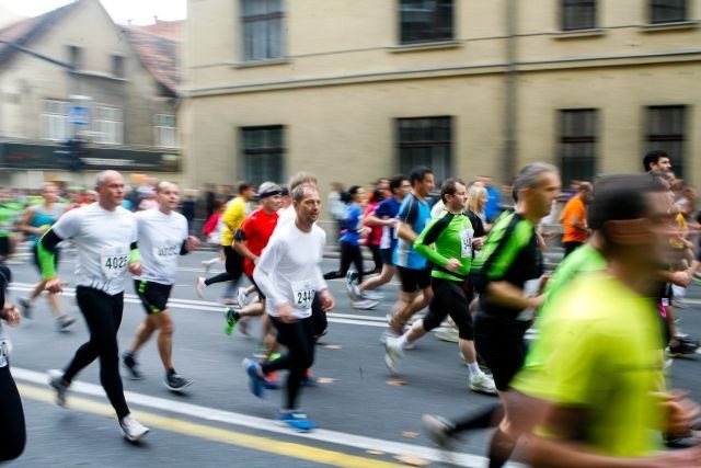 Na maratonu v Ljubljani rekordna udeležba; najhitrejša sta bila Etiopijec in Kenijka (foto in video)