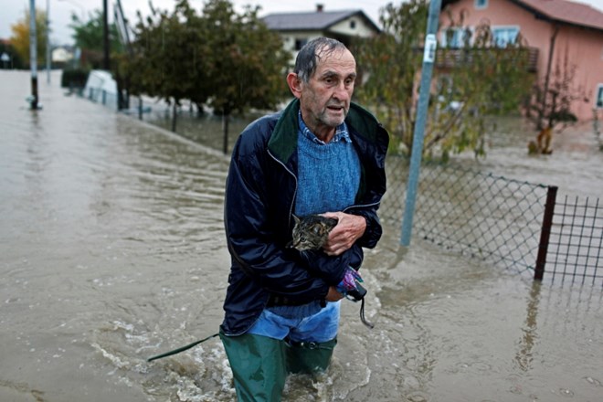 Nagrajena fotografija Jake Gasarja je bila posneta med poplavami leta 2012, ko je reka Drava prestopila bregove zaradi dviga...