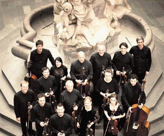 Komorni godalni orkester Slovenske filharmonije je v dveh desetletjih pripravil več kot 400 nastopov doma in na tujem, njihov...