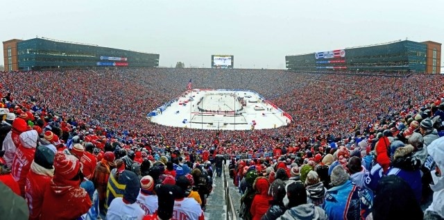 Na stadionu v Michiganu se je zbralo rekordnih 105.491 ljubiteljev hokeja. (Foto: Reuters) 