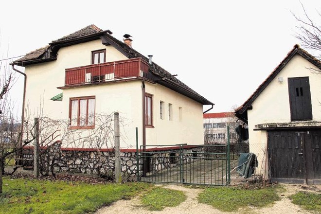 Hiša v Trnovljah bo kmalu  novi dom za dve romski družini z Mariborske ceste. 