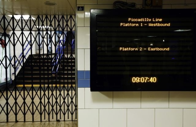 “Sramotna” stavka na podzemni železnici prinesla “bedo” milijonom Londončanov (foto)