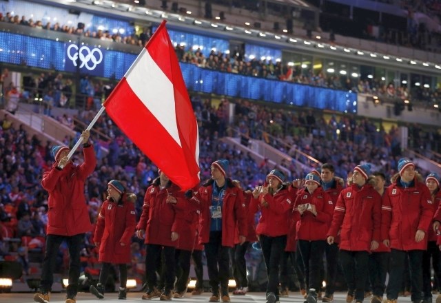 Zastavo Avstrije je nosil Mario Stecher. (Foto: Reuters) 