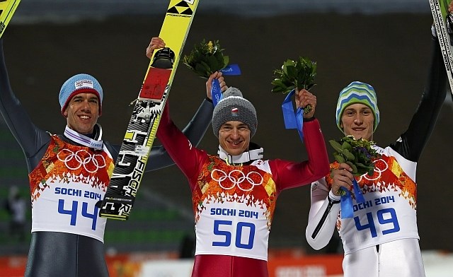 Najboljši trije na manjši skakalnici bodo olimpijska odličja prejeli jutri. (Foto: Reuters) 