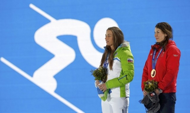 Zmagovalki smuka, Tina Maze in Dominique Gisin. (Foto: Reuters) 
