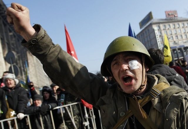 Ukrajina: Protestniki izžvižgali podpis sporazuma, zahtevajo odstop Janukoviča