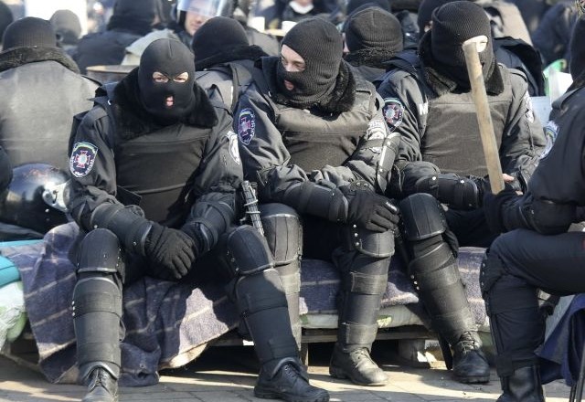 Ukrajina: Protestniki izžvižgali podpis sporazuma, zahtevajo odstop Janukoviča