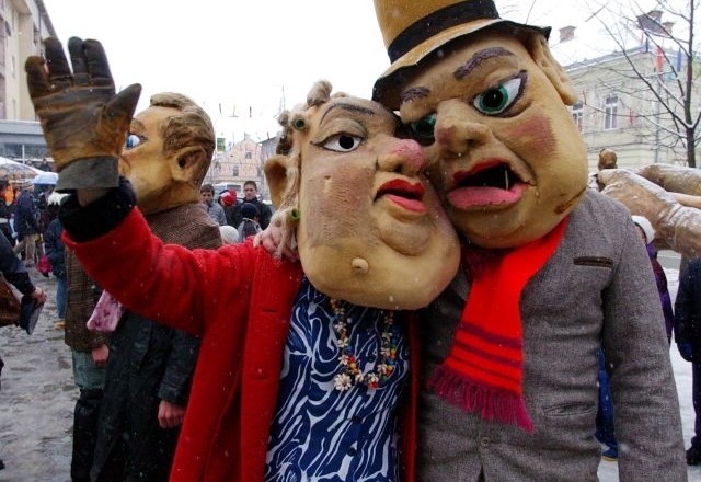 Kurentovanje na Ptuju in Karneval v Cerknici privabila več deset tisoč obiskovalcev