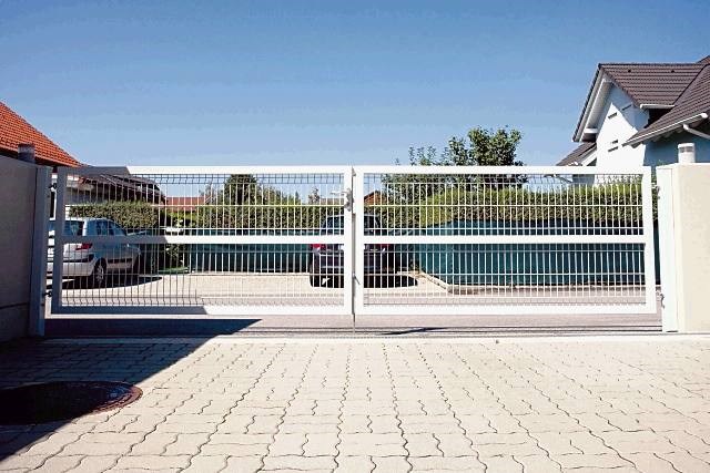 Oglasno sporočilo: Panelne ograje, narejene v Sloveniji