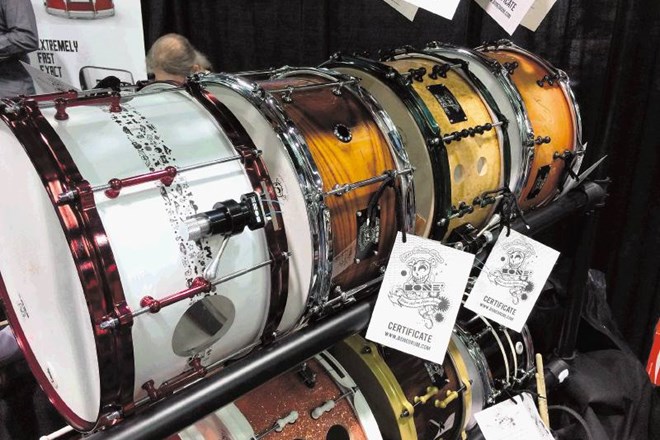Pri BONE Drums omogočajo, da vsak bobnar dobi svoj edinstveni zvok, saj lahko vsakdo pride na preizkušnjo konstrukcijsko...