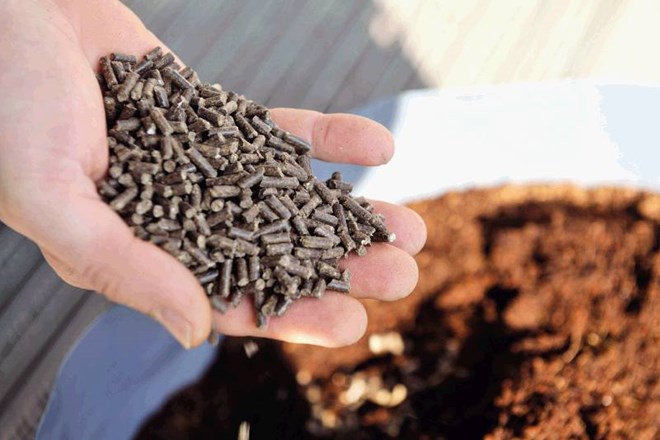 Stoodstotno organsko gnojilo je namenjeno  temeljnemu gnojenju organske zemlje. Značilnost izdelkov Homeogarden je tudi...
