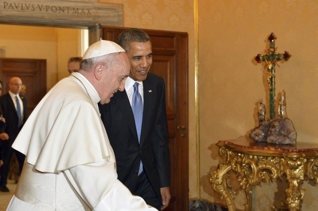 Obama in papež Frančišek na prvih pogovorih v Vatikanu (foto)
