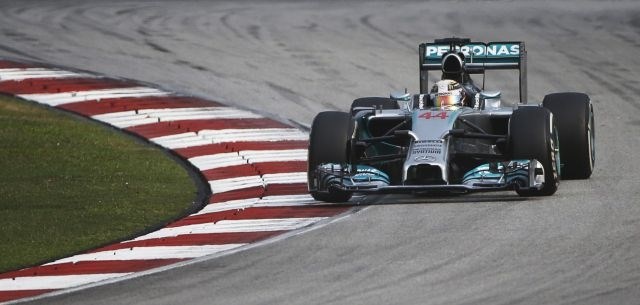 Hamilton slavil, drugi Rosberg pred Vettlom