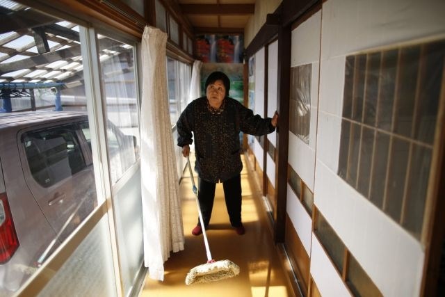 Po treh letih se domov v Fukušimo vračajo prvi evakuirani (foto)