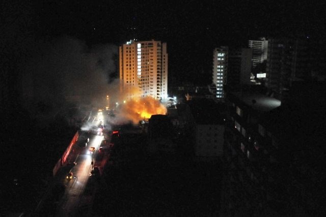 Močan potres v Čilu zahteval smrtne žrtve ter sprožil več plazov in požarov (foto)