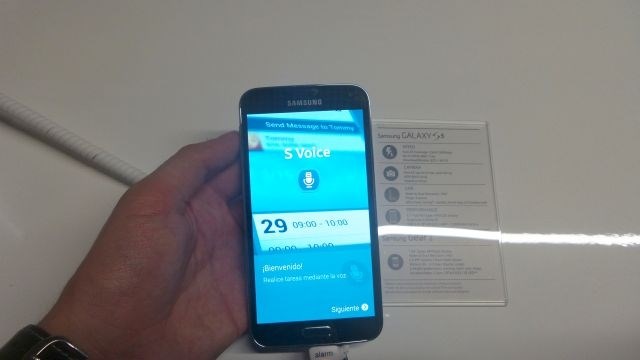Samsung predstavil novi Galaxy S5 tudi v Sloveniji 