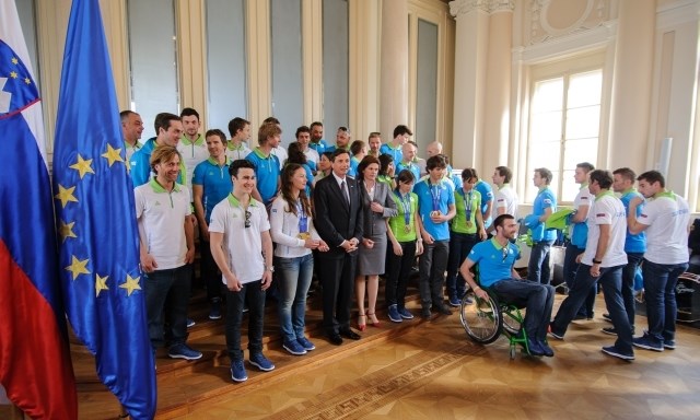 V predsedniški palači sta olimpijsko reprezentanco iz sočija sprejela predsednik Borut Pahor in premierka Alenka Bratušek....