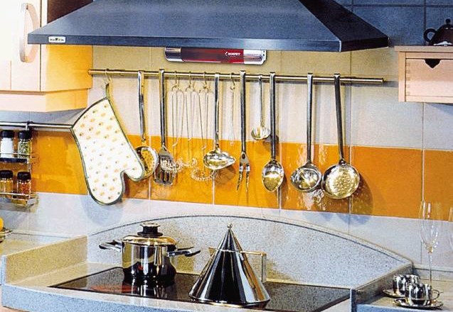 Kuhinja je med najpogostejšimi izvori požarov v stanovanjskih hišah. Nevarna je hrana, pozabljena na štedilniku, lahko se...