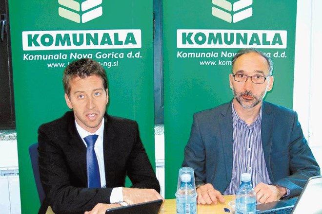 Direktor Komunale Nova Gorica Andrej Miška (desno) in pravni zastopnik podjetja Roman Završek (levo) sta na tiskovni...