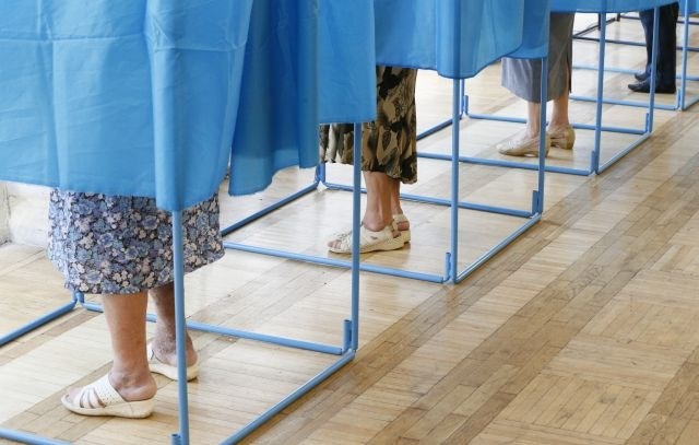 Vzporedne volitve v Ukrajini: Že v prvem krogu zmagal Porošenko