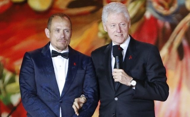 Organizator dogodka Gary Keszler z nekdanjim ameriškim predsednikom Billom Clintonom. 
