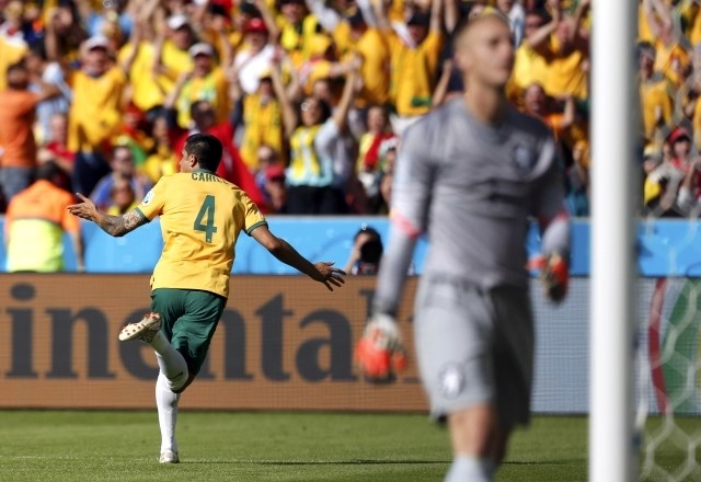 Cahill je izenačil le nekaj sekund po vodilnem golu Robbna. (Foto: Reuters) 