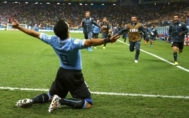 Luis Suarez je bil z dvema goloma prvo ime tekme. (Foto: Reuters) 