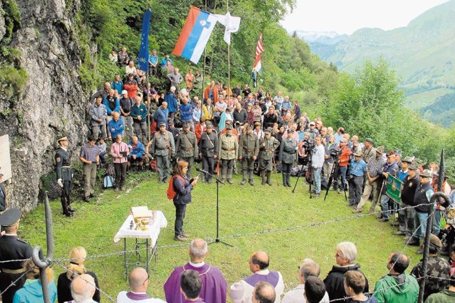Na štirinajsti spominski slovesnosti se je zbralo veliko ljudi iz Slovenije, prišli pa so tudi predstavniki nekaterih...