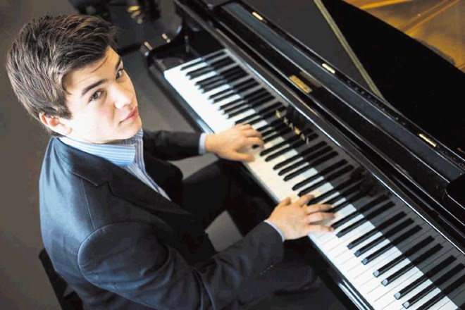 Nicolas Bourdouncle je pri svojih enajstih letih doživel orkestralni debi z Odeško filharmonijo. 