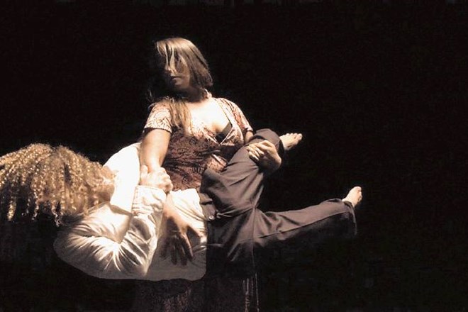 Predstavo Opora španske skupine La Intrusa Danza, ki bo v soboto sklenila tridnevno plesno dogajanje v Murski Soboti,...