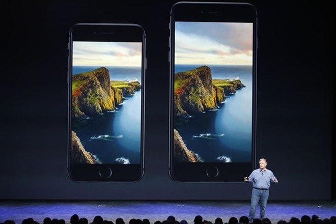 Phil Schiller, Senior Vice President at Apple, Inc. speaks about iPhone 6 in iPhone 6 Plus    