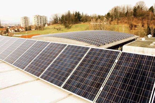 Sončne elektrarne na stanovanjskih objektih donosne tudi brez subvencij