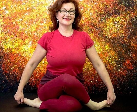 Hormonska joga: naravna terapija za ubrano simfonijo telesa in duha  