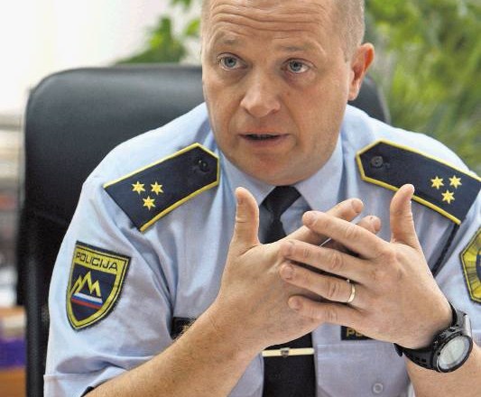 Po mnenju komandirja kočevske policijske postaje Petra Kotarja je kljub negativni statistiki Kočevje varno mesto. Prizna pa,...