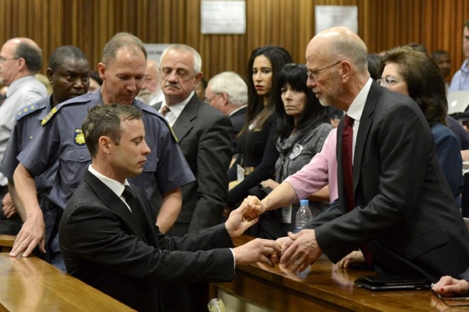 Pistorius obsojen na pet let zapora (foto)