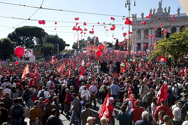 V Rimu demonstracije proti reformi trga dela: “Roke stran od pravic delavcev!” 