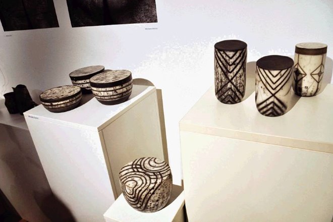 Nikovo videnje in izdelki v posebni tehniki obdelave keramike  