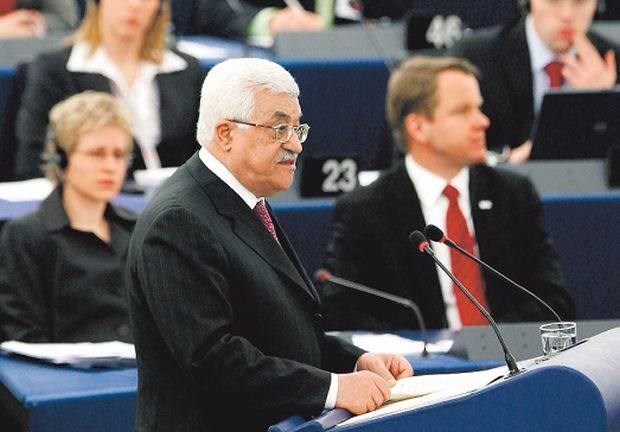 Palestinski predsednik Mahmud Abas v sredo v evropskem parlamentu, ko je ta začel razpravo o evropskem priznanju Palestine....
